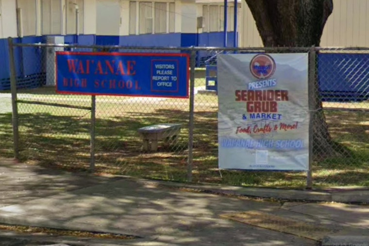 Waianae Teens Scrub In At Hawaiʻi’s First High School Health Lab