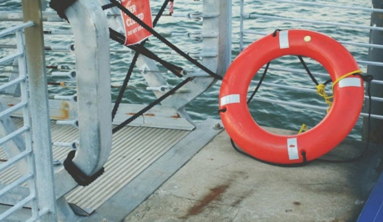 Waikiki Surf Scare as Lifeguards Pull Unresponsive Surfer From Canoes Break