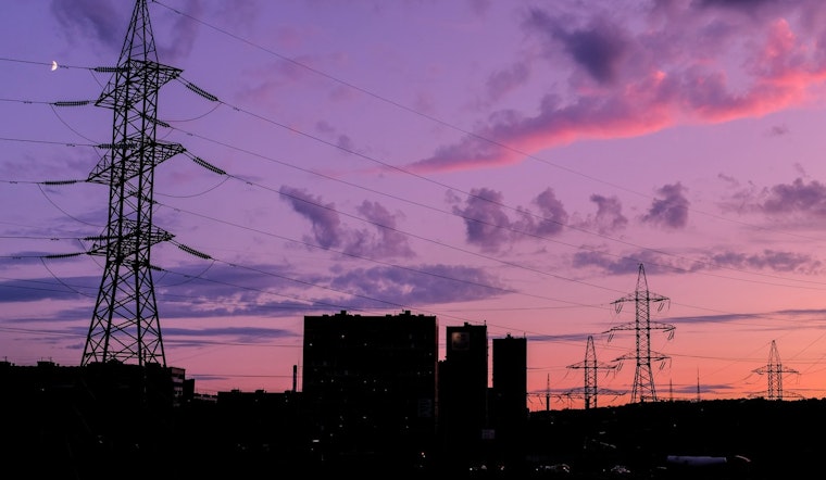 Wake Low Wallop: 70-MPH Gusts Leave Chicago Area In The Dark