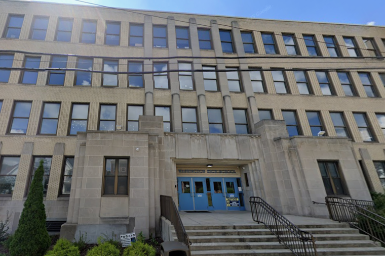 Washington High Kid Spots Cop's Gun Abandoned in Boys’ Room