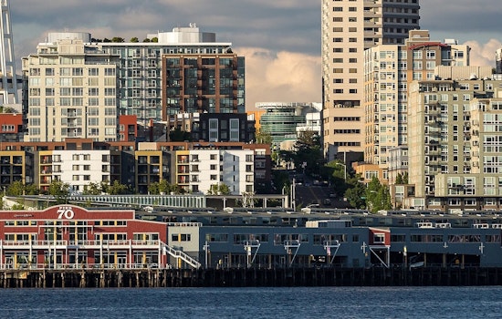 Waterfront Scare: Man Stabbed Near Seattle’s Pier 70 as Cops Hunt Attacker