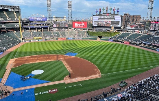 White Sox Fans Stunned As Longtime Anthem Singer Collapses On Field