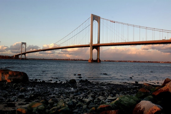 Whitestone Bridge Drama as Hero MTA Cops Grab Woman From Ledge