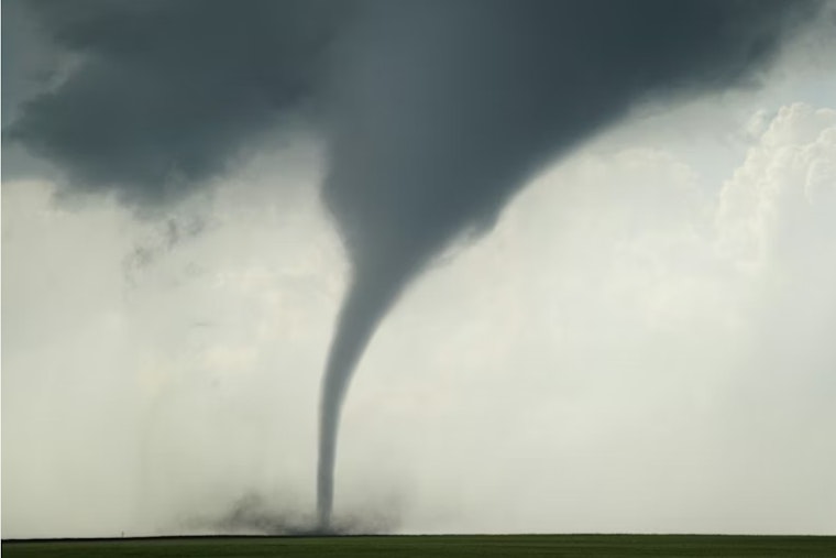 Wild East Texas Twister Skims Lindale Home As Cameras Roll