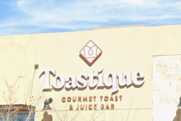 Willow Park Gets Toasted: Toastique Lures Early Birds With $50 Freebie