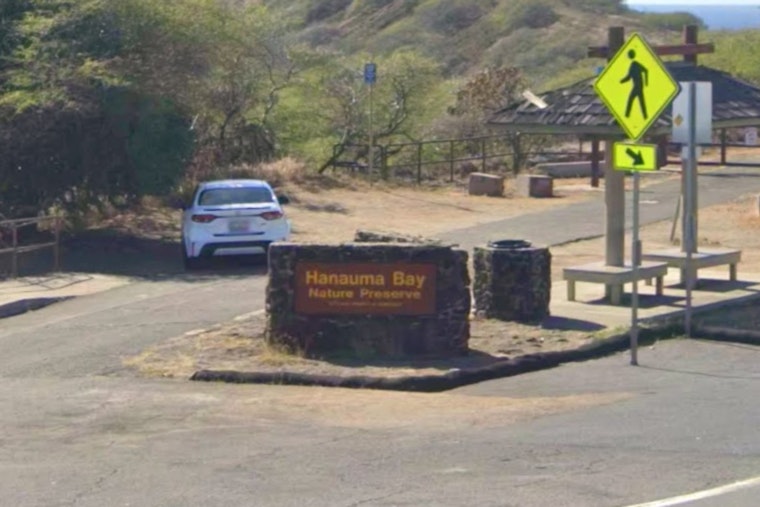 Woman In Her 60s Pulled Unresponsive From Hanauma Bay, Rushed To ER
