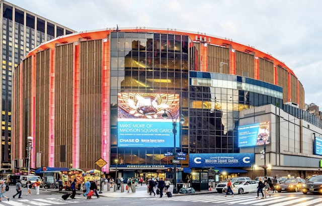 Zucker's Third-Period Dagger Finally Drags Sabres Back To Playoffs