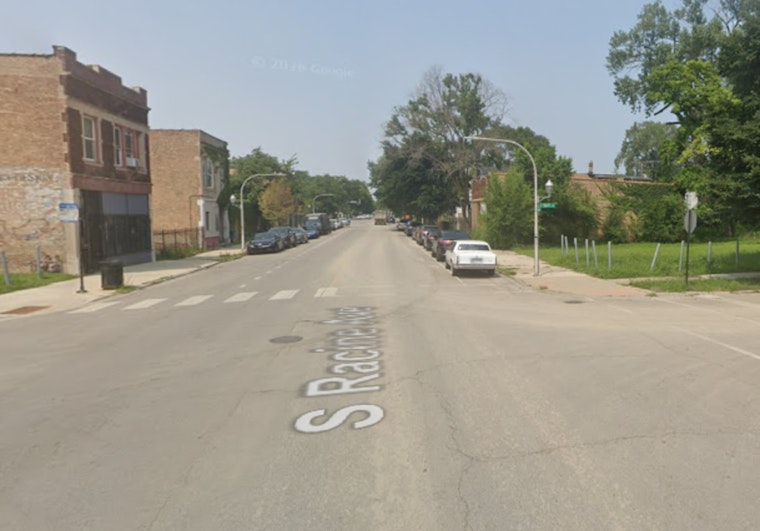 35-Year-Old Fatally Shot in Englewood Near Racine Ave