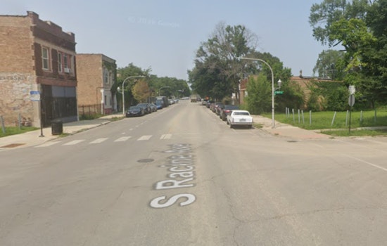 35-Year-Old Fatally Shot in Englewood Near Racine Ave