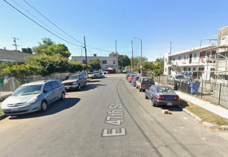 47th Street Home Fire Triggers Heavy Smoke in Central-Alameda Area