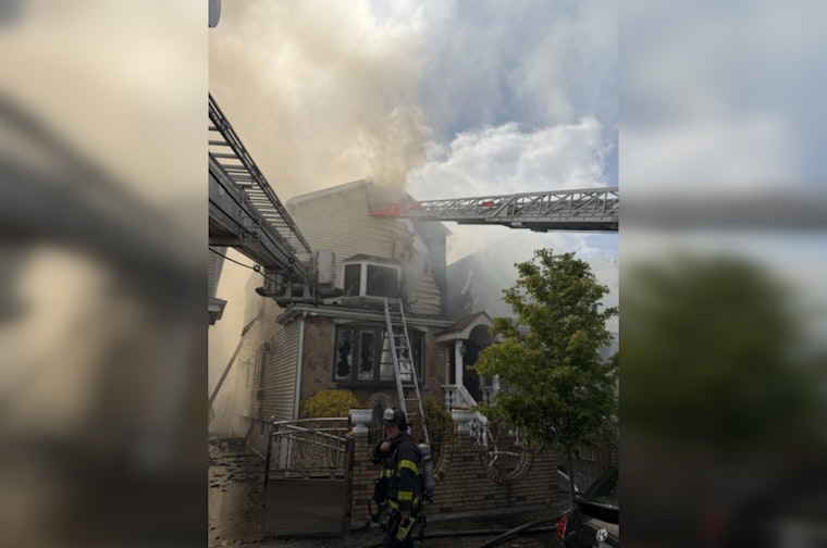 Astoria Three-Alarm Inferno Sends Smoke Pouring Over Astoria Boulevard