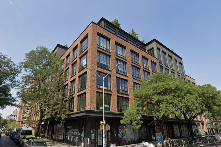 Barnes & Noble Muscles Back Into Avenue A, Stirring Up East Village Book Scene