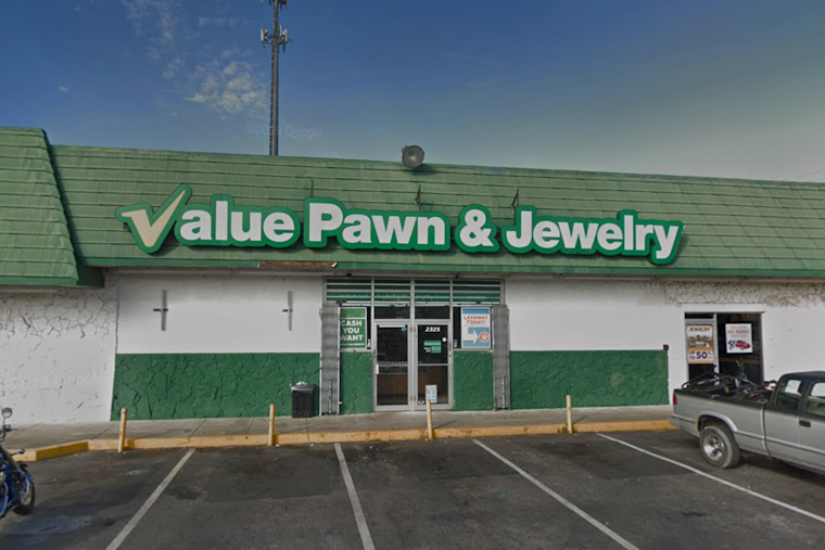 Bear Mace Used in Orange City Pawn Shop Attempt