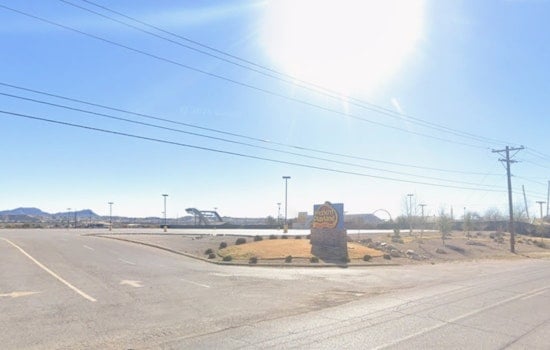 Blaze Erupts Beside Western Playland, Smoke Chokes Sunland Park Sky