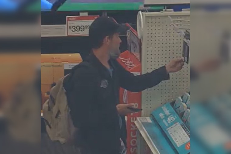 Bloomington Cops Hunt Shopper Suspected Of Swiping Stolen Cards