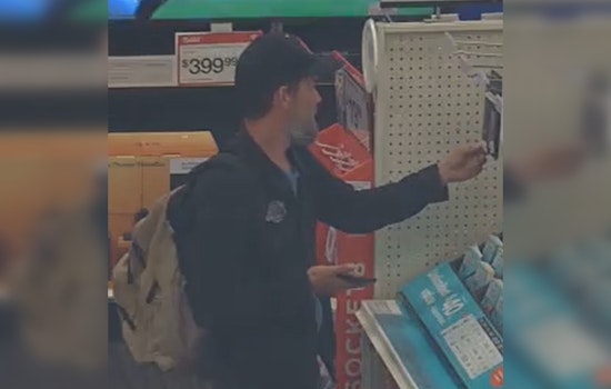 Bloomington Cops Hunt Shopper Suspected Of Swiping Stolen Cards