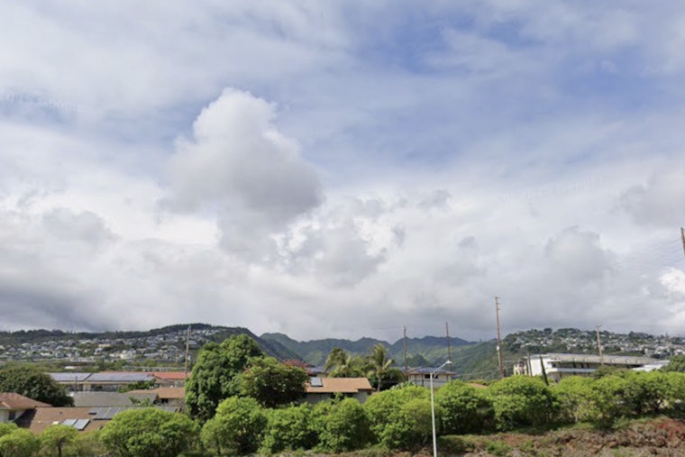 Blustery Trades Whip Honolulu As Hit-and-Run Showers Rattle Windward Side