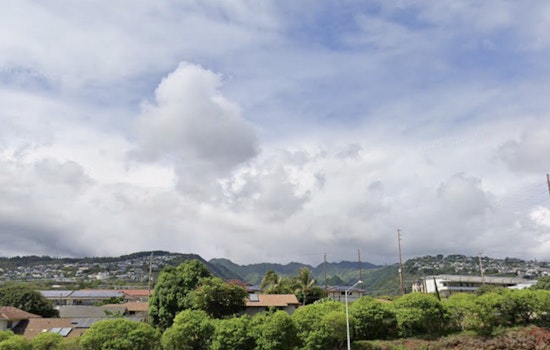 Blustery Trades Whip Honolulu As Hit-and-Run Showers Rattle Windward Side