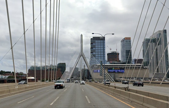 Boston Wakes in a Damp Gloom as Warmer Weekend Lurks