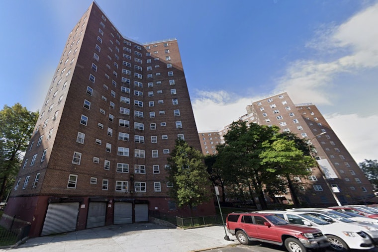 Bronx Tenants Pack Melrose Houses To Demand Muscle For NYCHA Mold Hotline