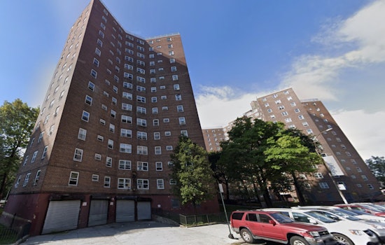 Bronx Tenants Pack Melrose Houses To Demand Muscle For NYCHA Mold Hotline