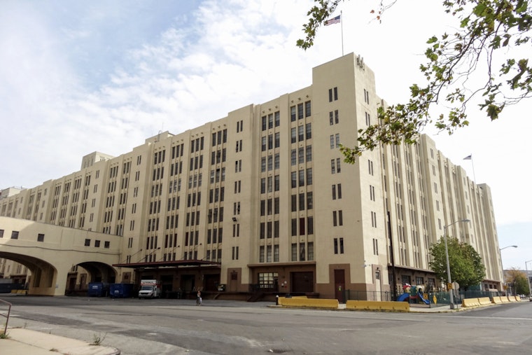 Brooklyn Army Terminal Roof Goes Solar, Sunset Park Cashes In