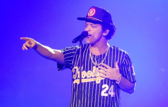 Bruno Mars Detroit Ticket Scramble Has Fans Hustling For Ford Field Seats