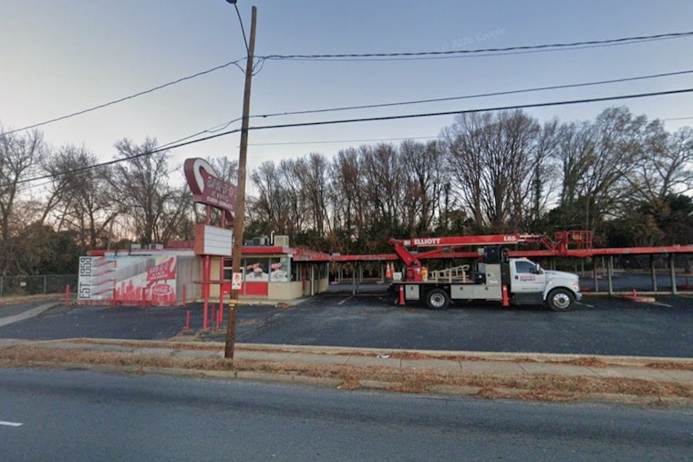 Bulldozers Bite Into Bar-B-Q King As Wilkinson Boulevard Icon Comes Down