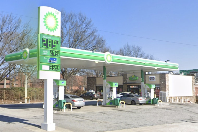 Bullets Fly At Southwest Atlanta BP As Man Shot In Broad Daylight