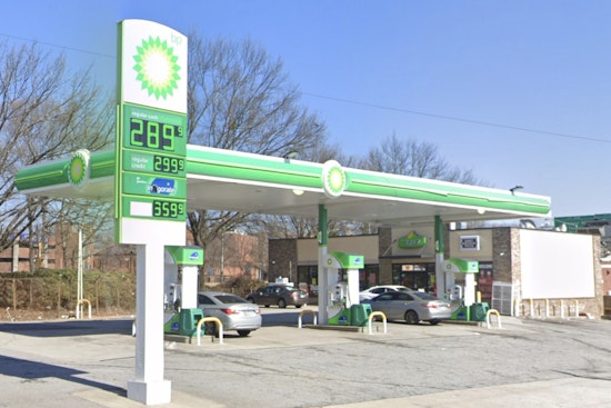 Bullets Fly At Southwest Atlanta BP As Man Shot In Broad Daylight