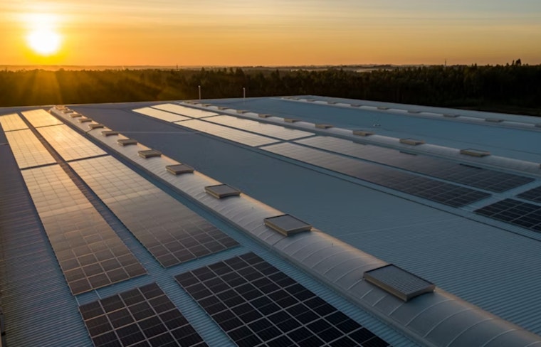 Burbank Airport Parking Garage Quietly Transforms Into Massive Rooftop Solar Power Plant