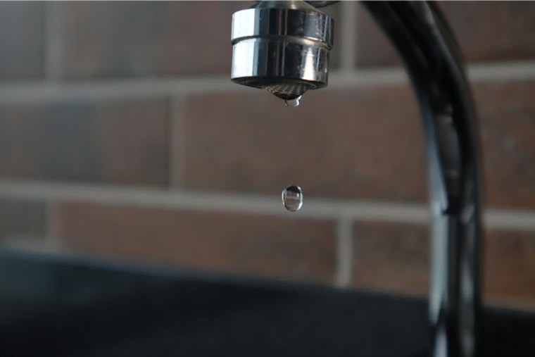 Burleson Taps Sputter as Water Woes Hit Parts of City