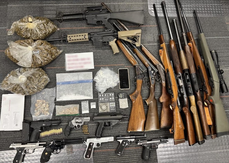 Canyon Country Raid On Canvas Street Nets 19 Guns And Drug Stash