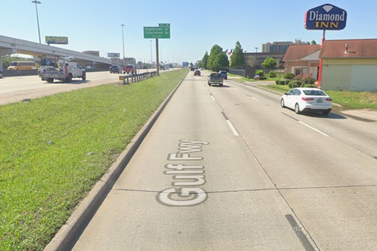 Car Slams Barrier, Driver Killed in Gulf Freeway Feeder Crash