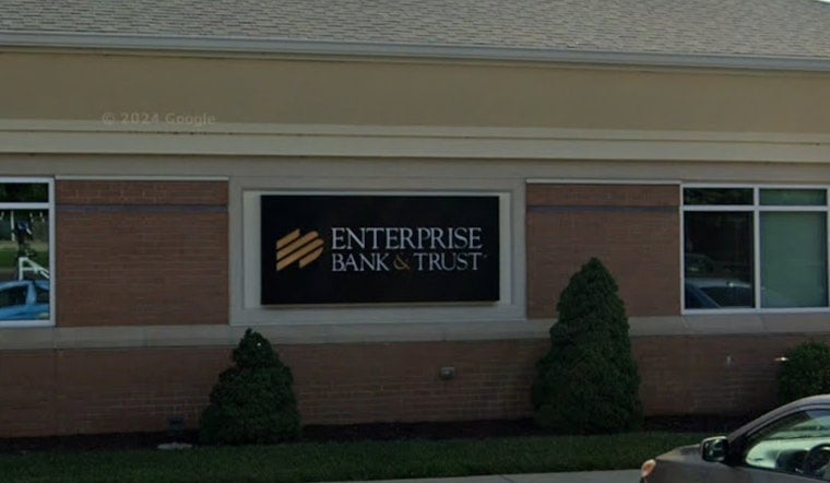 Cedar Hill Bank Locked Down After Suspected Heist As Deputies Hunt Bearded Suspect