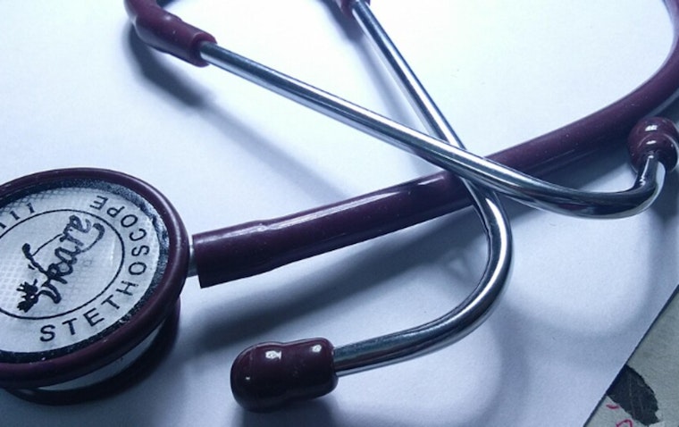 Chicago Doctor Charged Over Alleged IV NAD Infusions In Indiana