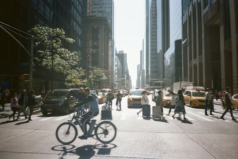 City Floats Right-On-Red For Cyclists As Long Wait Drags On