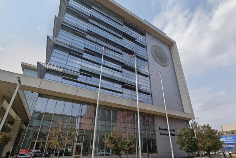 Columbus Courtroom Melts Down After Defendant Smears Feces On Defense Table