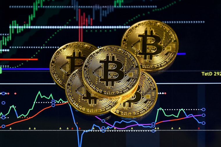 Crestwood Clerk, Cop Tag-Team To Kill $7K Bitcoin Scam