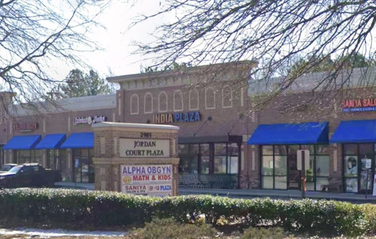 Cult-Favorite Java Saga Brings Giant Chicken Sandwiches to Alpharetta