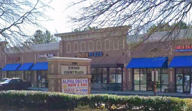 Cult-Favorite Java Saga Brings Giant Chicken Sandwiches to Alpharetta