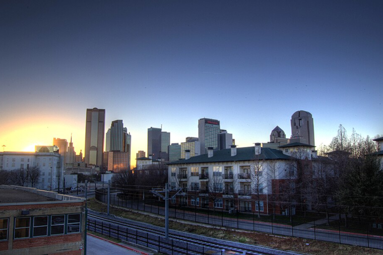 Dallas Sizzles As Gusty South Winds Kick Off Stormy Week Ahead