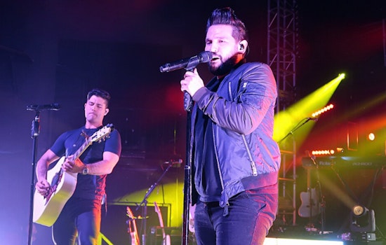 Dan + Shay Bring ‘Young’ Tour Heat To Mystic Lake Amphitheater
