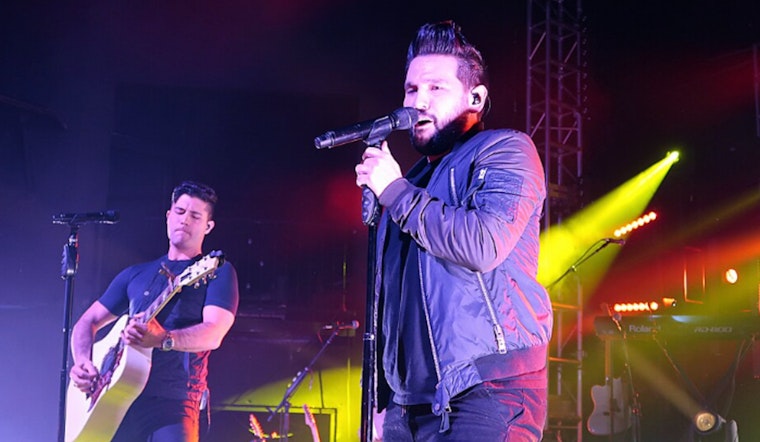 Dan + Shay Bring ‘Young’ Tour Heat To Mystic Lake Amphitheater