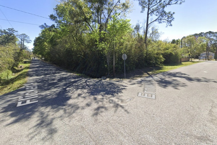 Deadly Pre-Dawn Crash Turns Lincoln Villas Corner Into Crime Scene