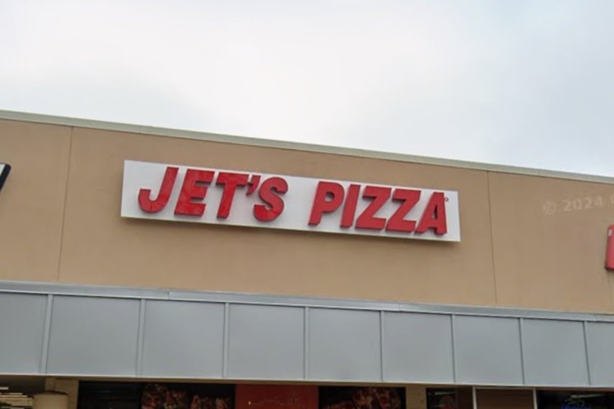 Detroit Deep Dish Duo Extends Jacksonville Reign To Beach Boulevard