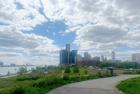 Detroit Wakes Up Freezing, Then Gets Smacked With 30 Mph Gusts
