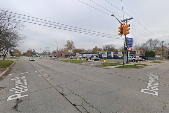 Downed Dearborn Stoplight Turns Border Intersection Into A Free-For-All