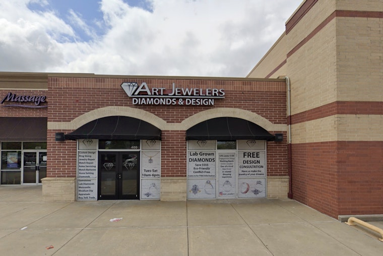 Downtown Woodstock Cops Smash Jewelry Heist After Wild Chase
