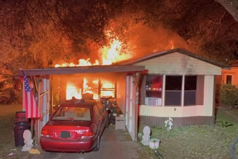 Early-Morning Blaze Guts Brooksville Mobile Home At Three Seasons Park